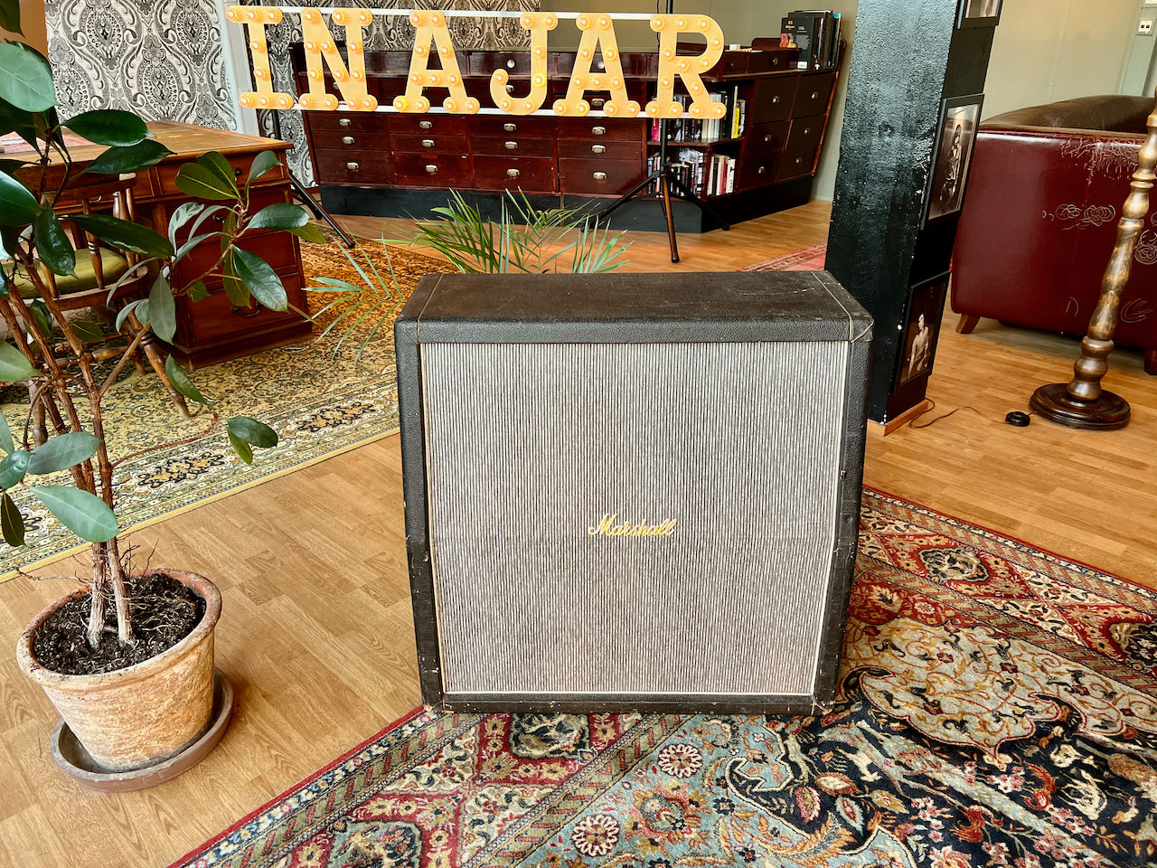 1967 - 1968 Marshall 1960A 4x12 pinstripe cabinet angled