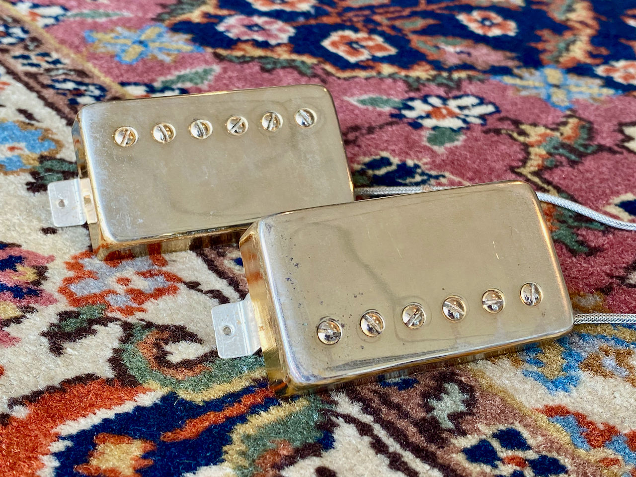 SOLD! - set 2 x Gibson 1967 Patent Number PAT NO sticker T-TOP Humbucker GOLD