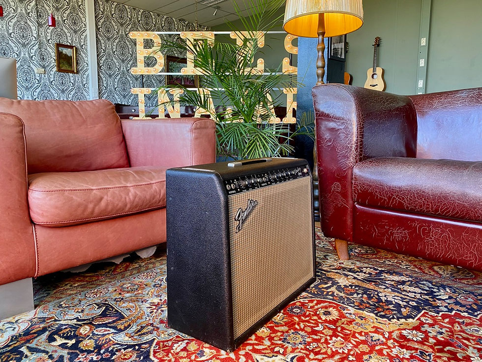 Thumbnail: SOLD! - 1964 EXPORT 117-230V Fender Vibrolux Non-Reverb Tremolo AA763 Blackface