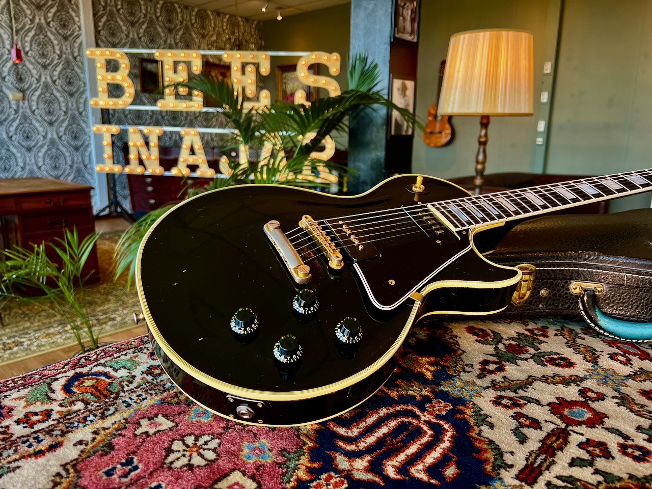 Rock Star owned 1956 Gibson Les Paul Custom Black Beauty Alnico-V - Thumbnail 3
