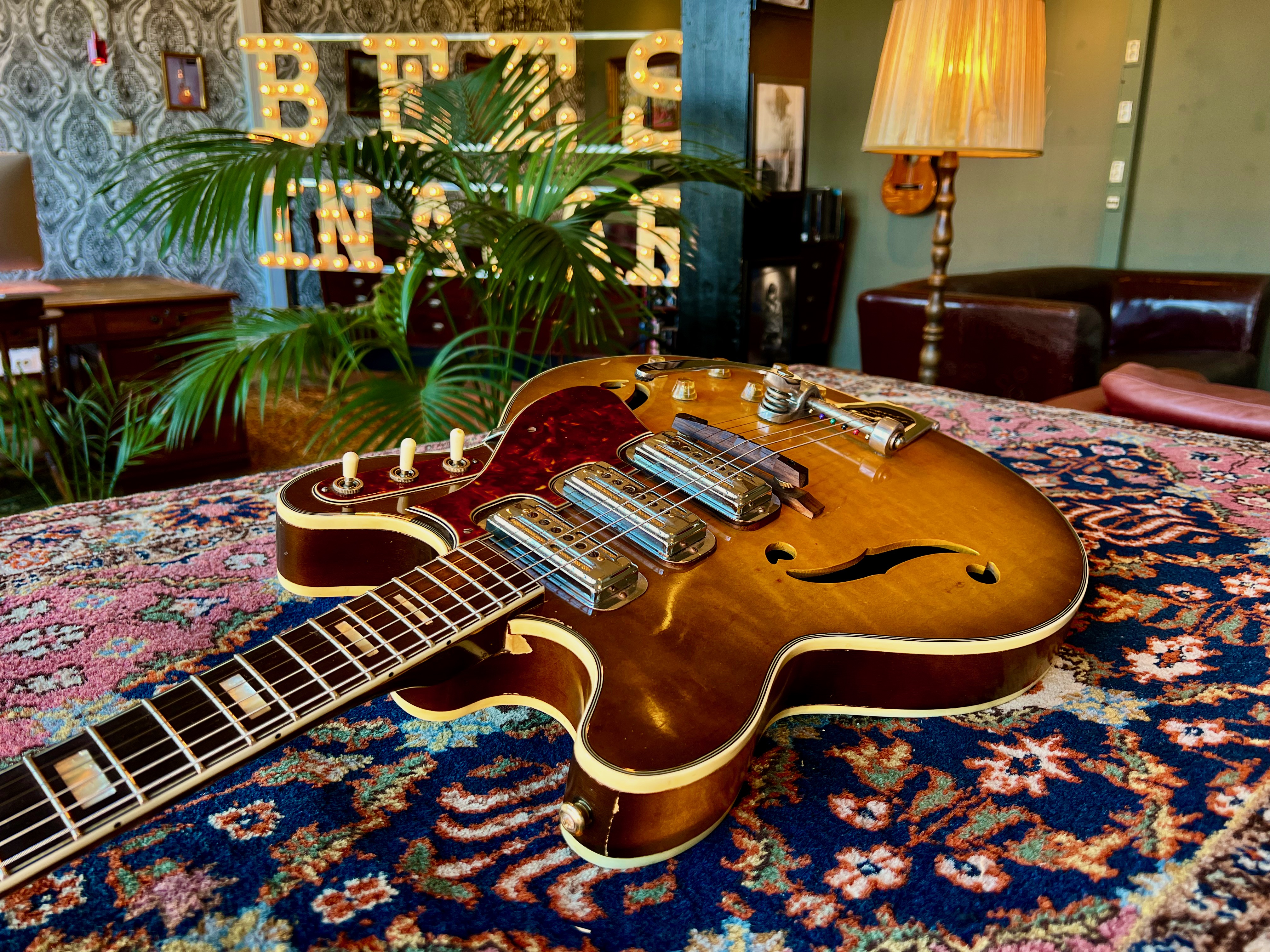 1963 Harmony H75 w/ Bigsby H76 H-75 - Thumbnail 3