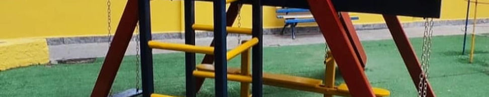 manutenção de parquinho ou playground, realizada em brinquedo de madeira de lei