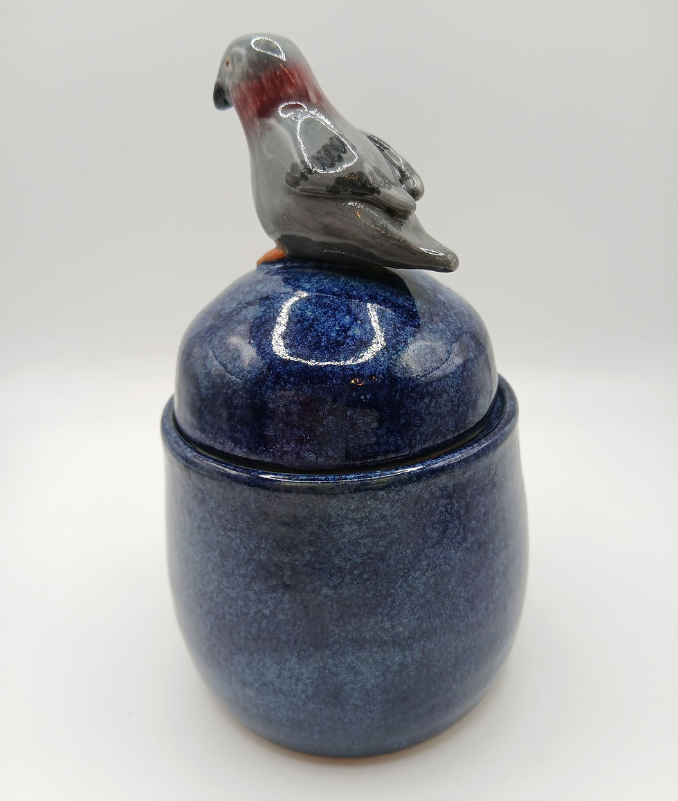 Thumbnail: Pigeon trinket pot