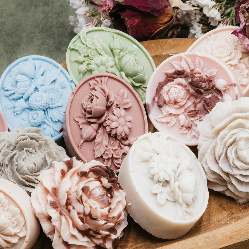 Thumbnail: Vintage Floral Bar