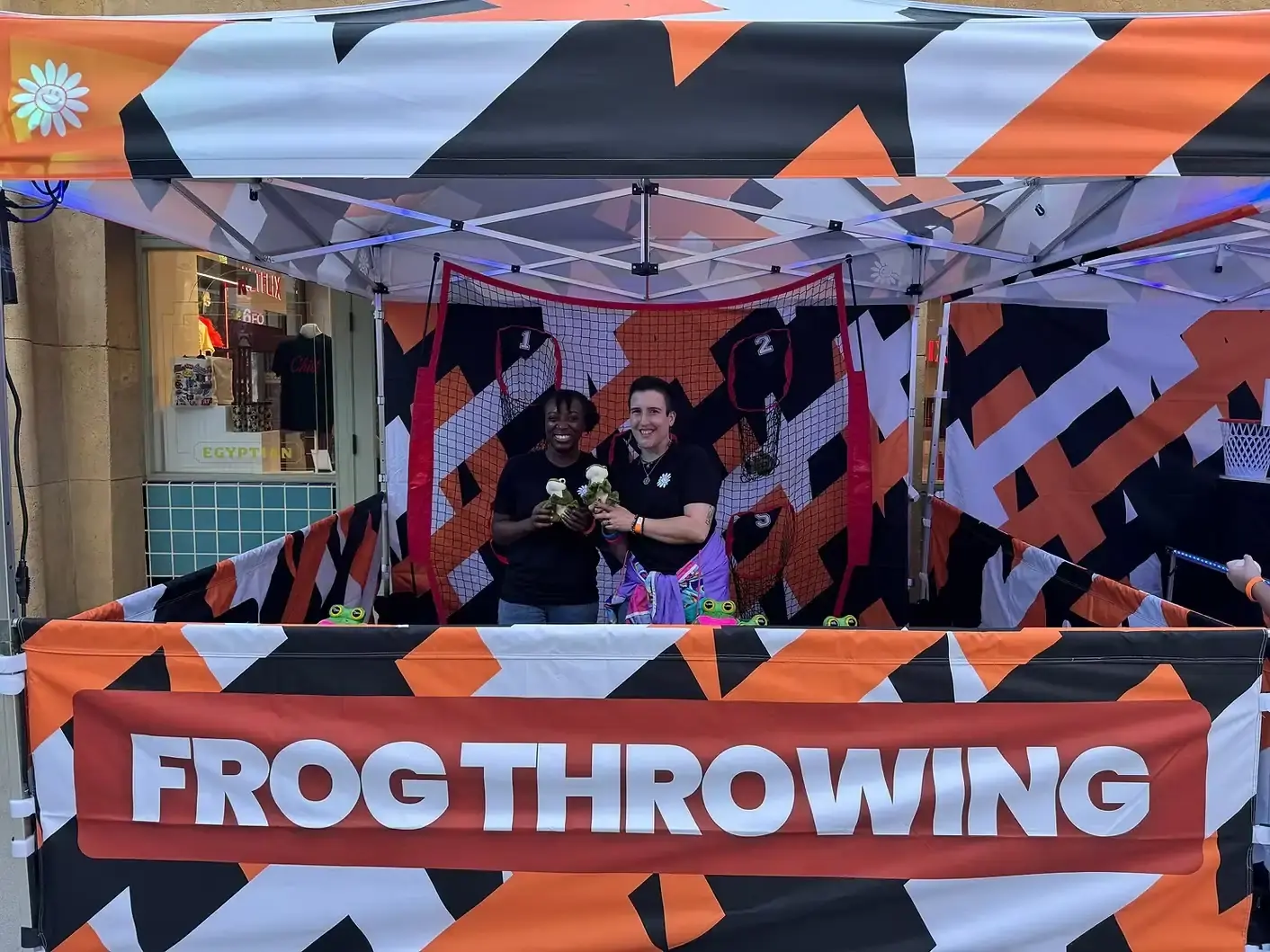 frog-throwing-carnival-game-booth (1).webp