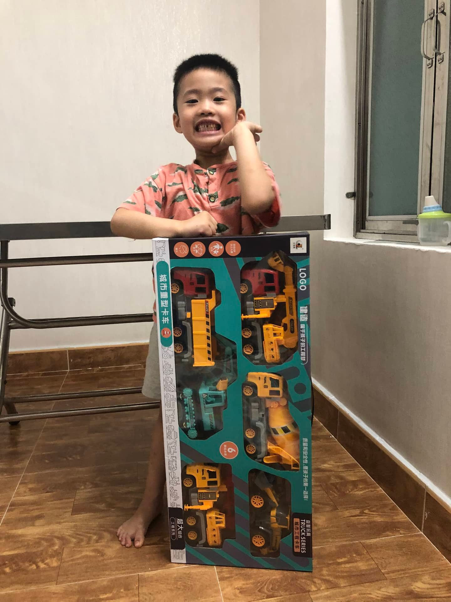 hộp đồ chơi 6 oto công trường