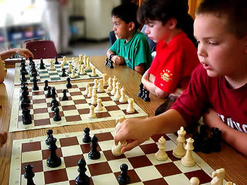 b-Playing-chess.jpg