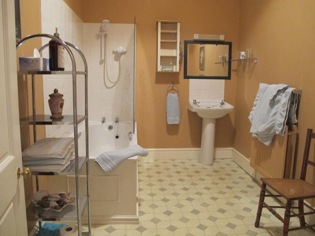 Luxury Bed and Breakfast Chester Cotton Farm B&B The Twin Room