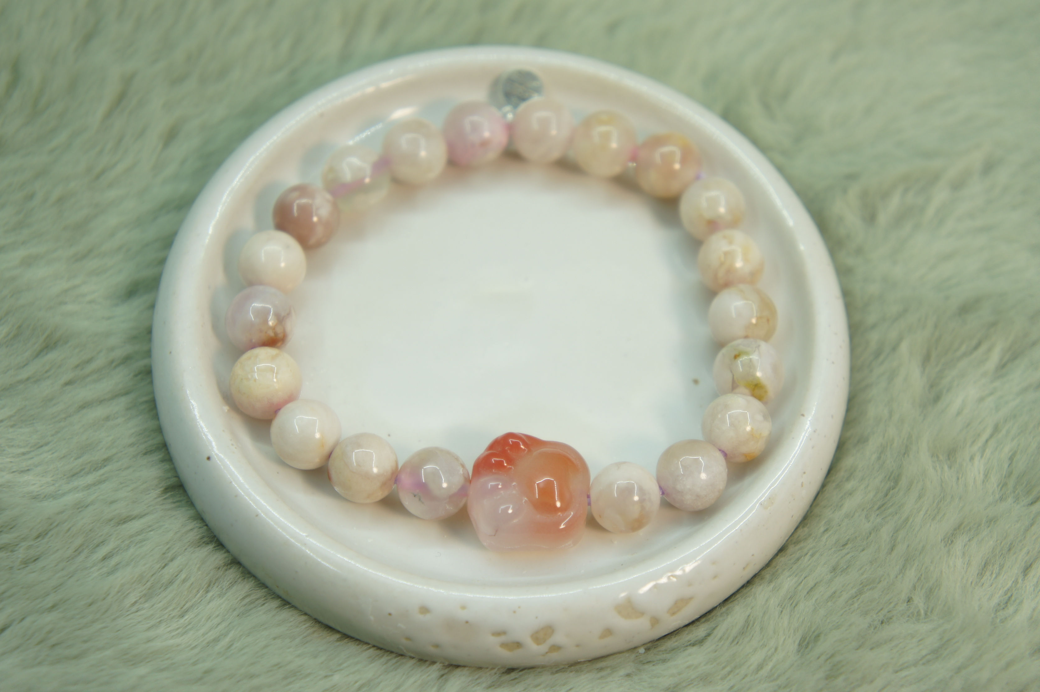 Sakura Agate cat's paw stone snowflacks bracelet 18CM