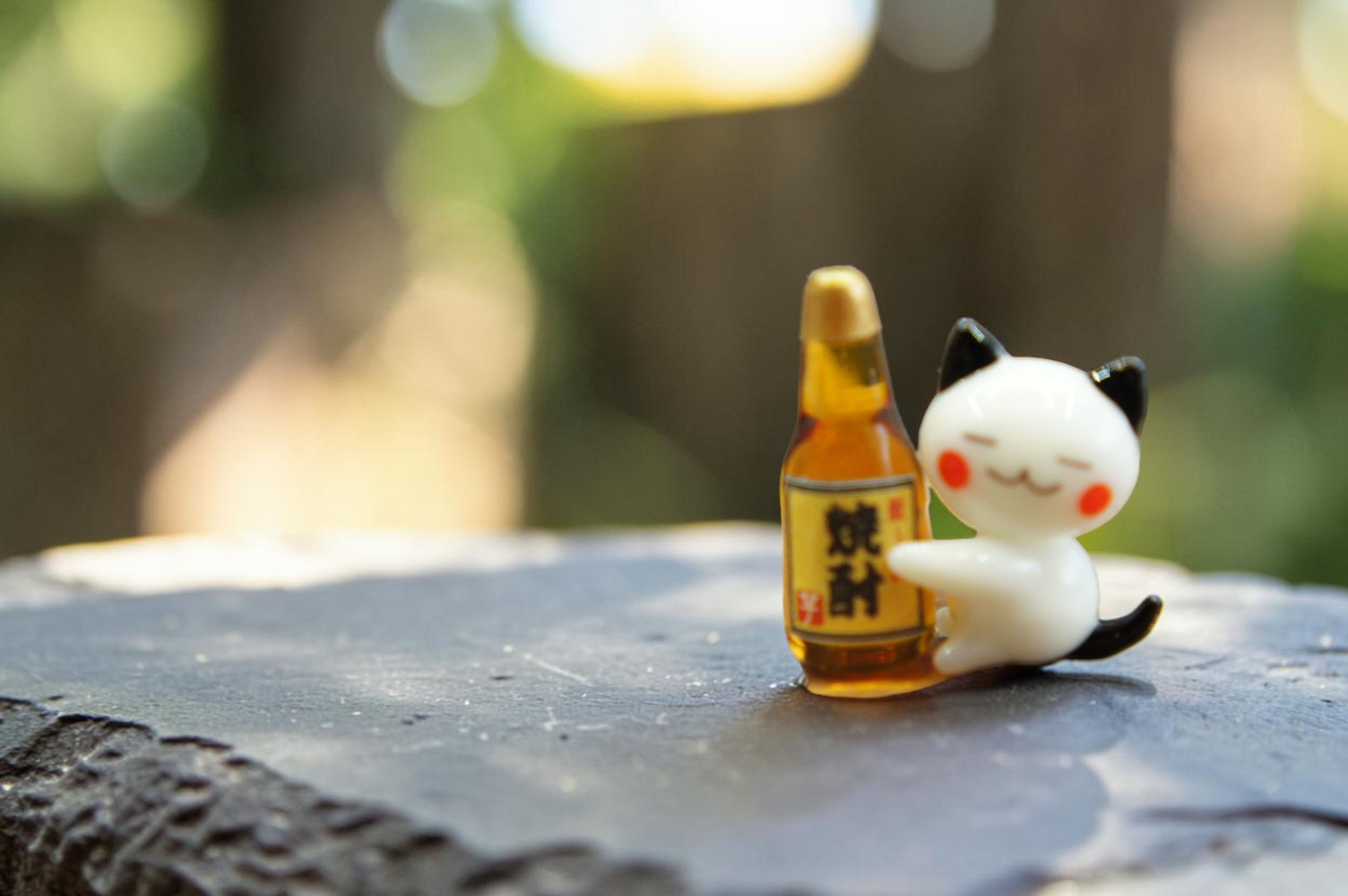 Kurokabe - The drunken cat's with Handmade Glass Burning