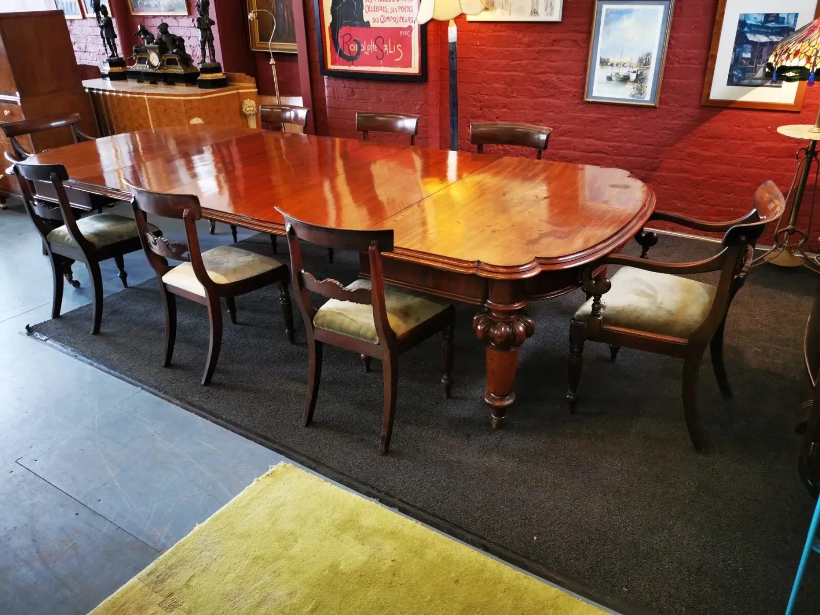 William IV mahogany dining table and chairs c 1830