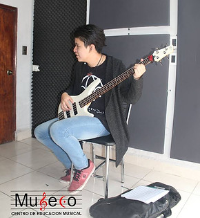 bajo.jpg