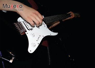 CLASES DE GUITARRA ELECTRICA..jpg