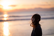 海と夕焼けと私