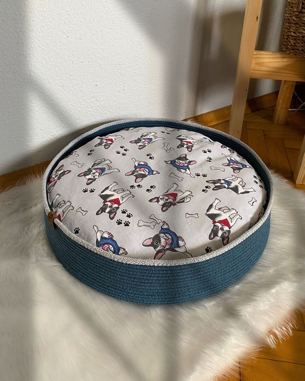 Küçük resim: KÜÇÜK KÖPEK YATAĞI 45 CM EN YÜKSEKLİK 11 CM