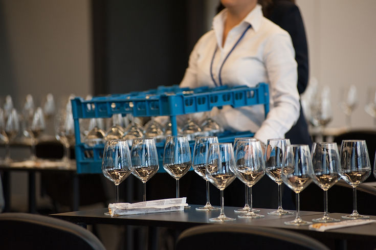 Catering-Set-up-Food-Beverage-Event-Jobs