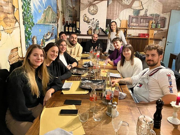 Serata meravigliosa con una parte dei ragazzi che collabora con l'associazione. Grazie per la vostra