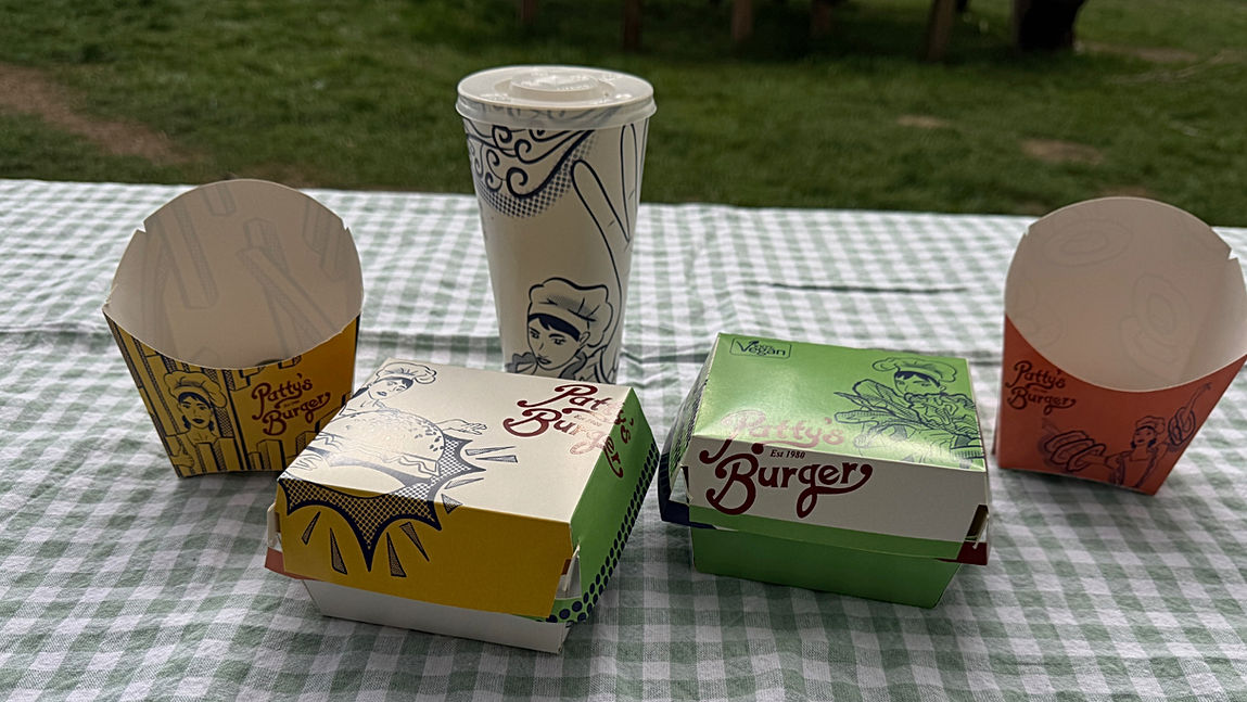 Hamburger kutusu, patates kızartması kutusu, soğan halkası kutusu, kola bardağı , fast food ürün ambalaj tasarımı, packaging, package design, grafik tasarım, illüstrasyon, pop art, package mockup