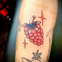 tattoos, tattoo, orlando tattoo, oviedo tattoo, orlando tattoos, oviedo tattoos, ink, tattoo shop, tattoo studio, YTL Studios, YTL, YTL studio INK, tattoo idea, tattoo ideas, tattoo Inspo, tattoo artist, tattoo inspiration, Tattoo Pinterest, tattoo lovers, berry, berries, berry tattoo, strawberry, strawberry tattoos, red tattoo, colourful tattoo, tattoo flash, flash tattoo, fruit, fruit tattoo, dot work, color dots