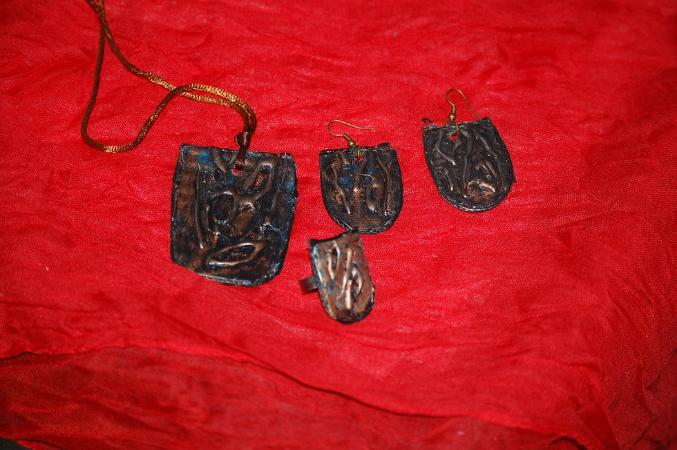 conjunto de bisutería de cartón