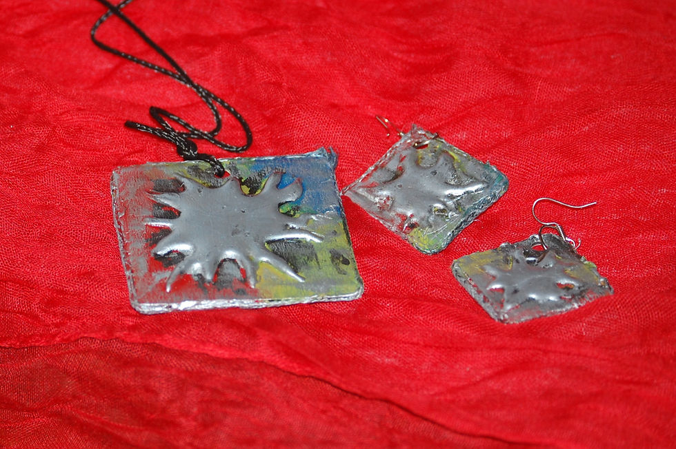 conjunto bisutería cartón