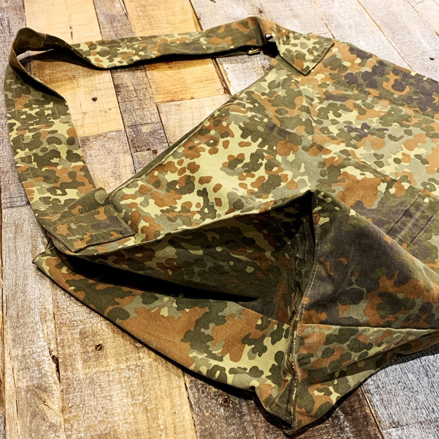 T.K GARMENT SUPPLY ニュースペーパーバッグ