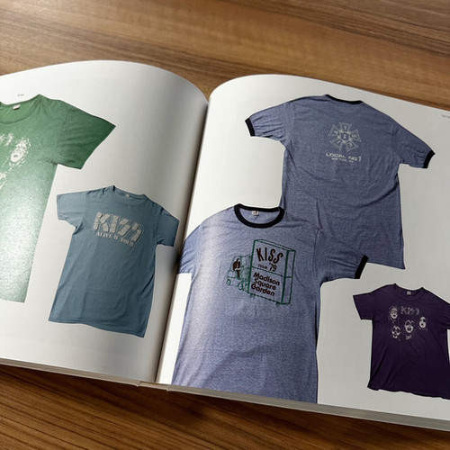 Vintage rock t book【Couleurshirt】 | BIZARRE GREEN