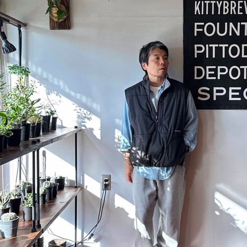 Cloveru® Urban Reversible Vest（Black / Gray） | BIZARRE GREEN