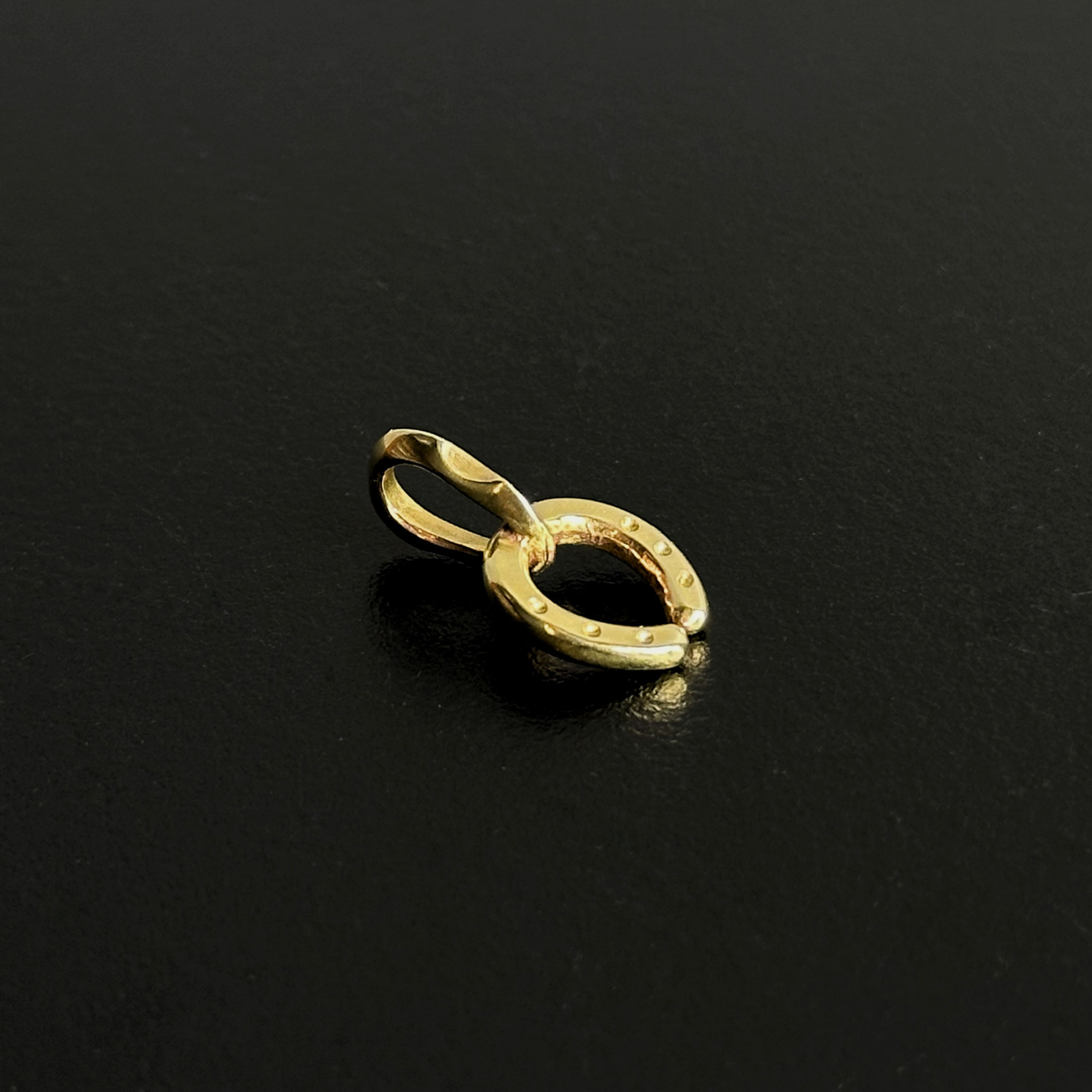 Horseshoe Pendant Top (下向き)