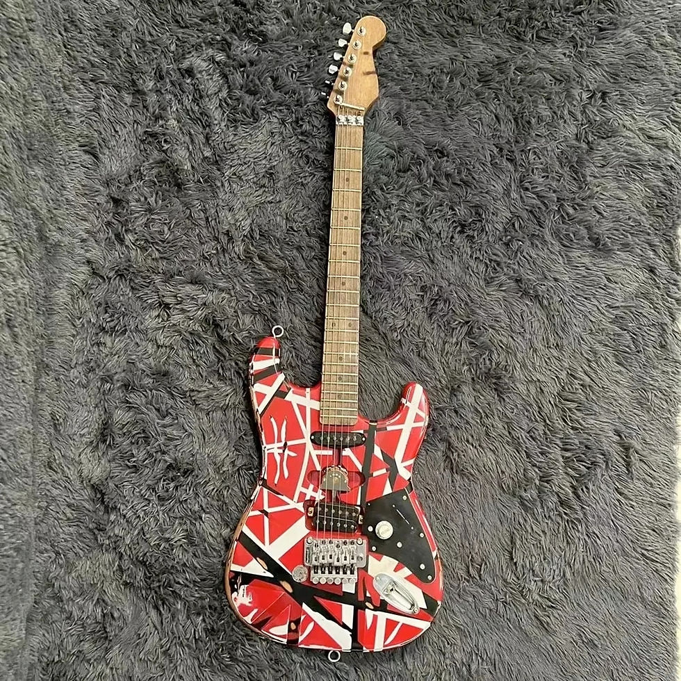 섬네일: High Quality EVH Stripe Series Frankie Relic Guitar Free Shipping in Stock