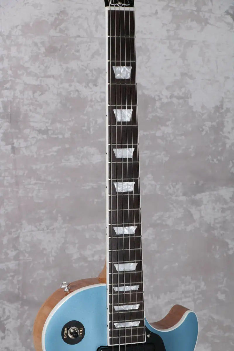 Miniatyrbilde: Nouveau Gibson Les Paul Classic 2018 PELHAM BLUE (PB) 2018 guitare électrique- a