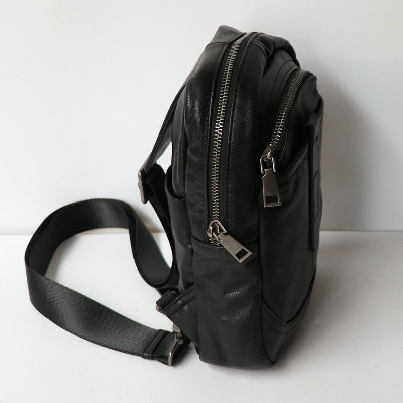 Miniaturebillede: Sac de poitrine pour hommes en cuir