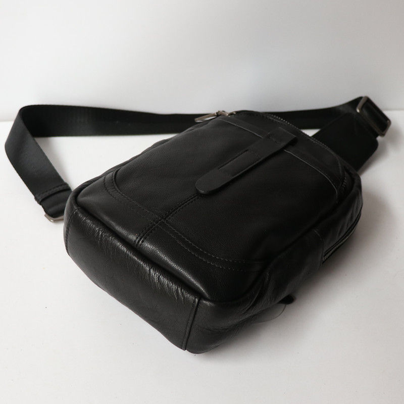 Miniaturebillede: Sac de poitrine pour hommes en cuir