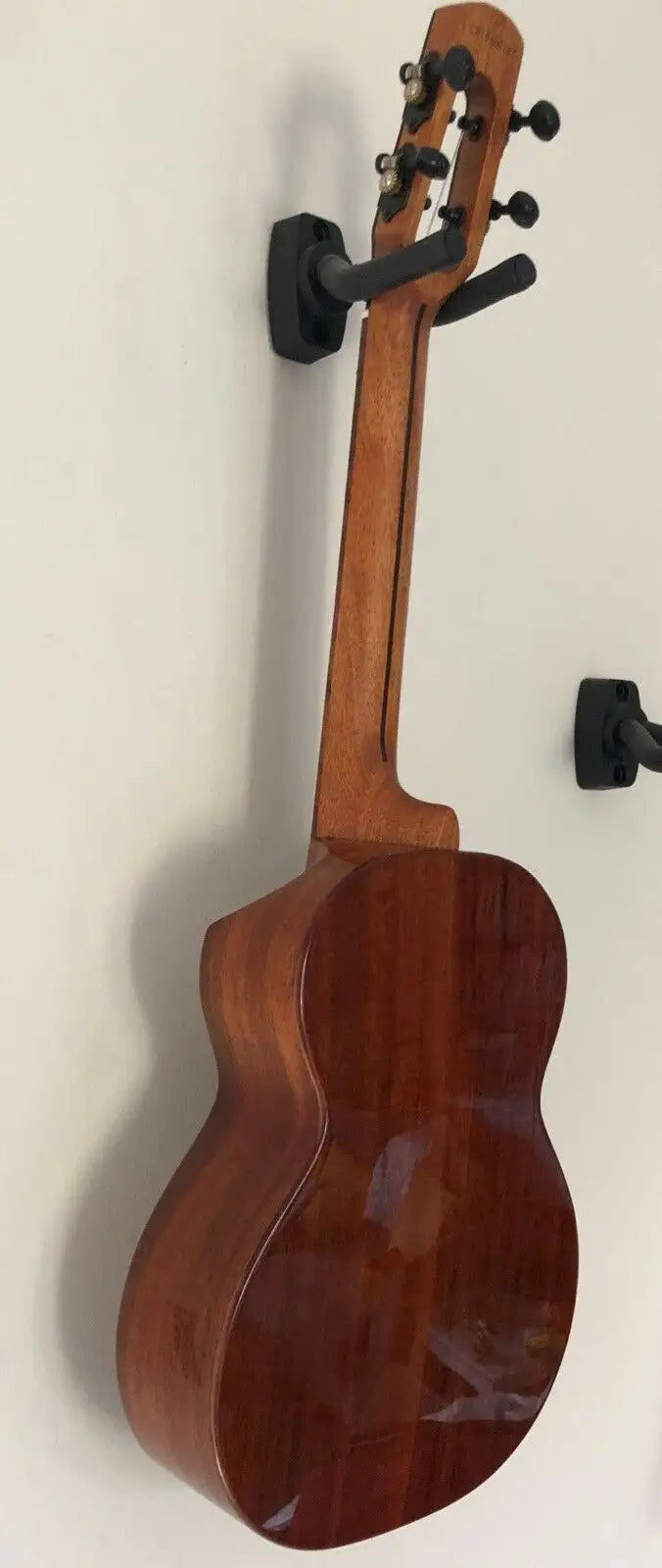 Thumbnail: Flight Mustang tous Solid Acacia Ténor Ukulélé Avec Pickup- afficher le titre d'