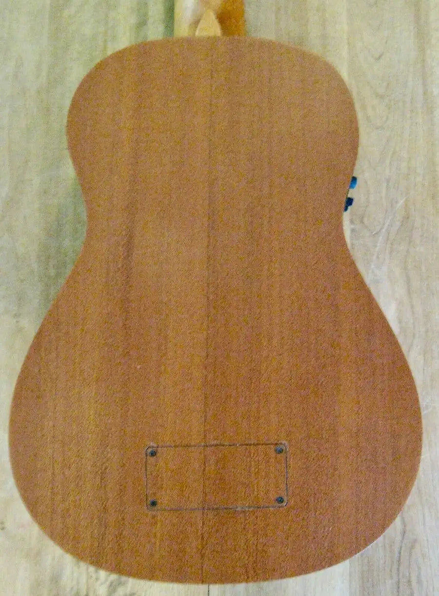 Miniaturebillede: Luna Tatouage Spruce électrique Bari-Bass Baryton Ukulélé avec Gig Bag Ukulélé B