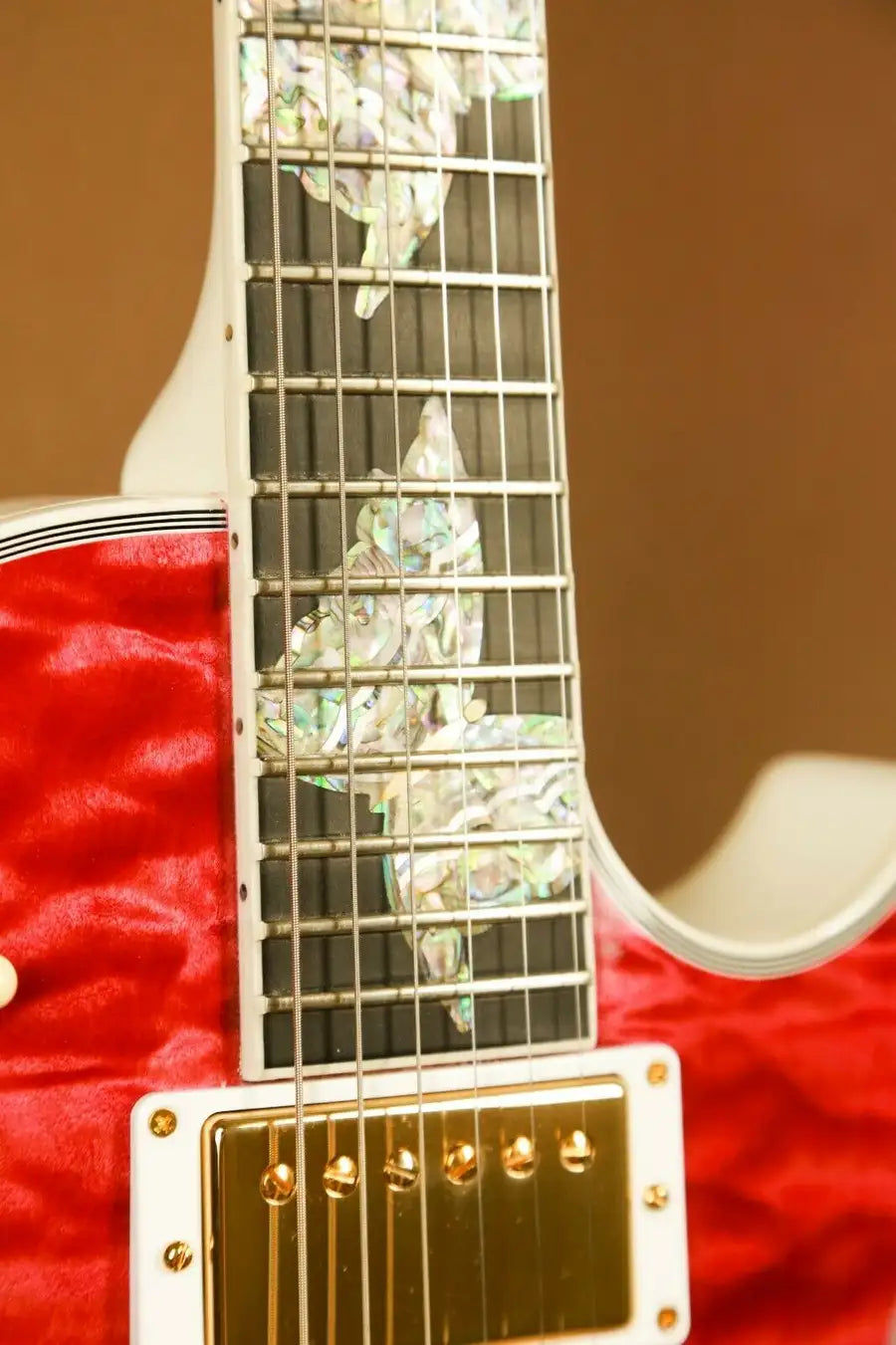 Miniatyrbilde: Gibson Les Paul Super Custom Papillon Rose Guitare électrique Ultima- afficher l