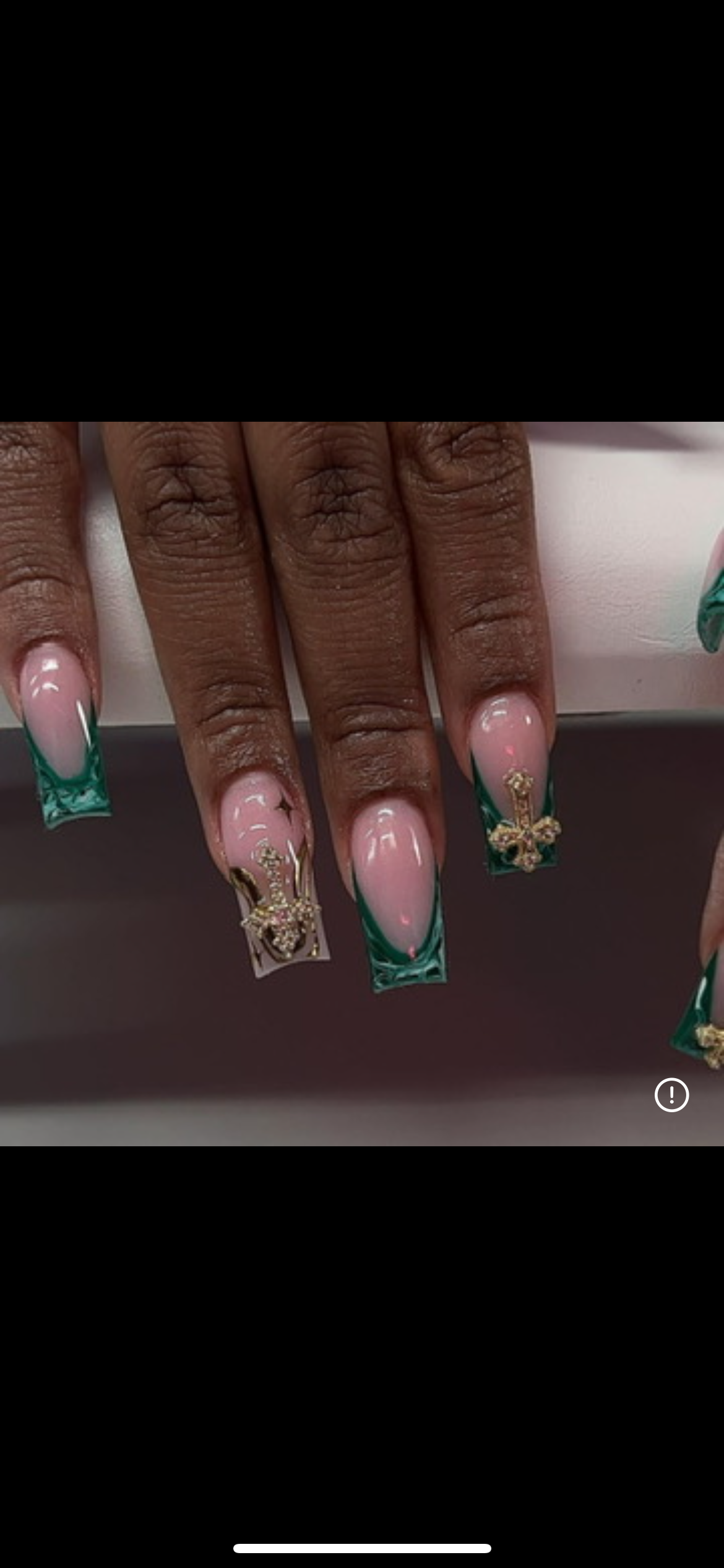 Greem cross  press on nails 