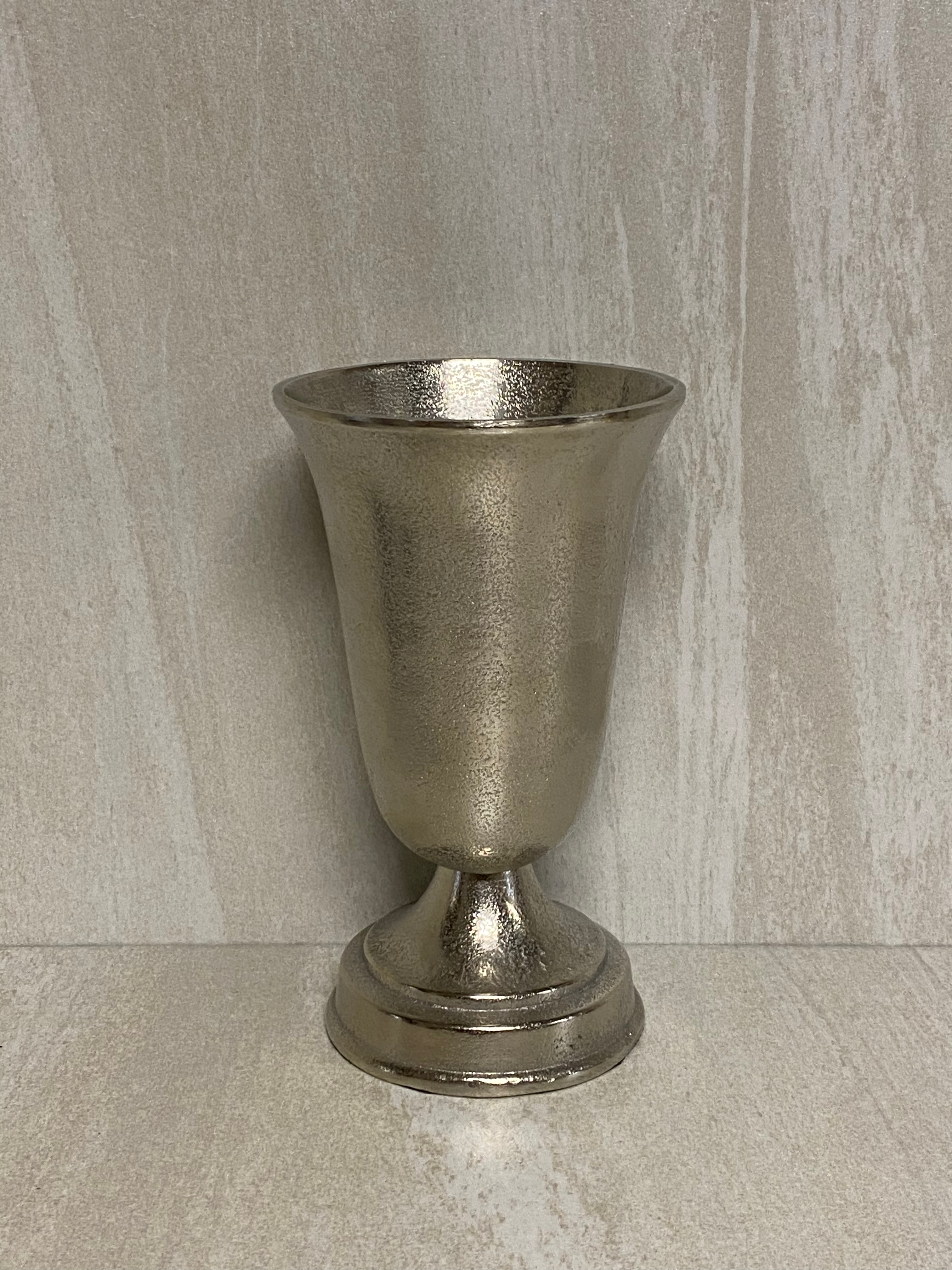 Váza - pohár stříbrný 🌲