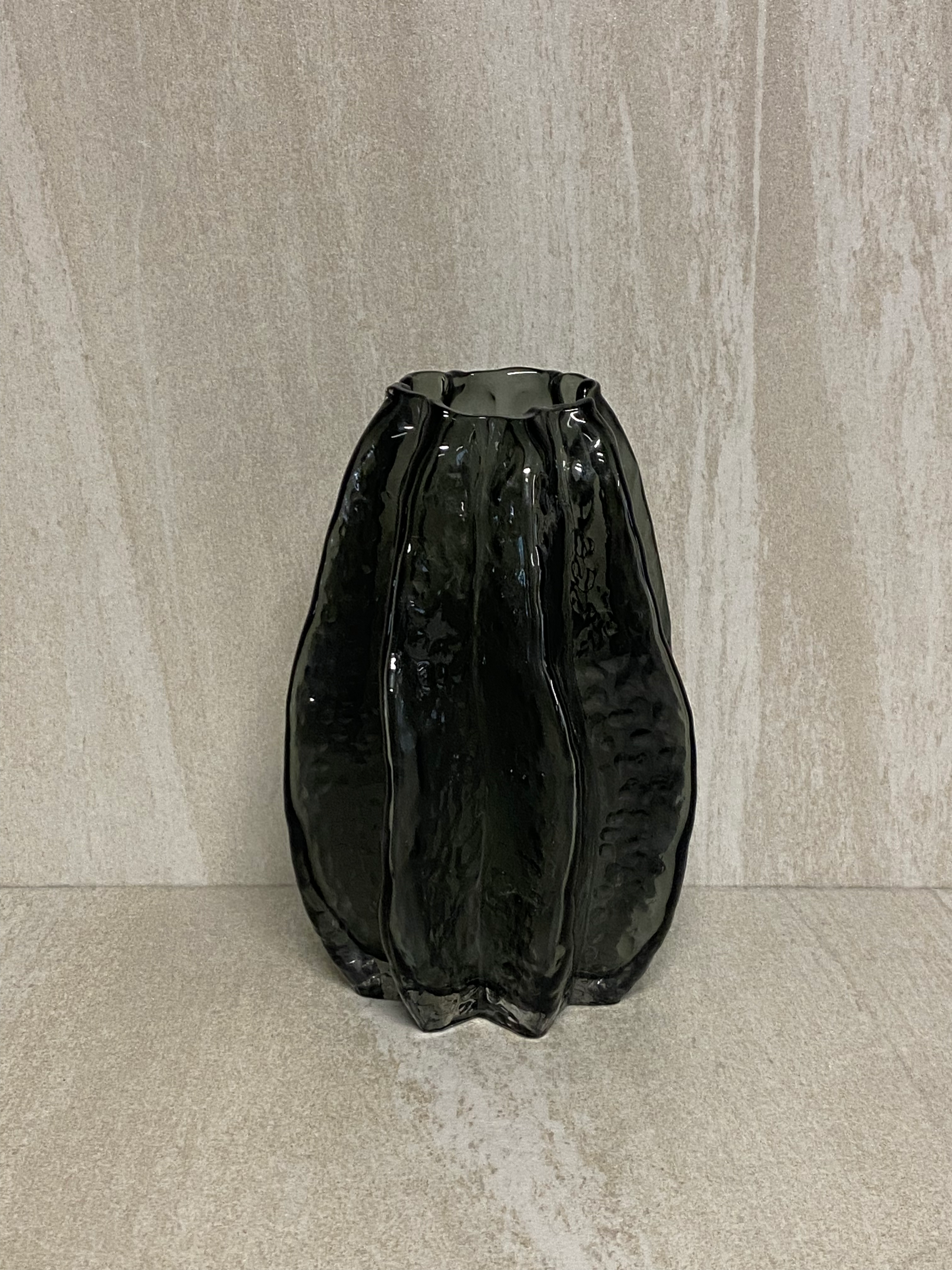 Váza kouřové sklo 🌲