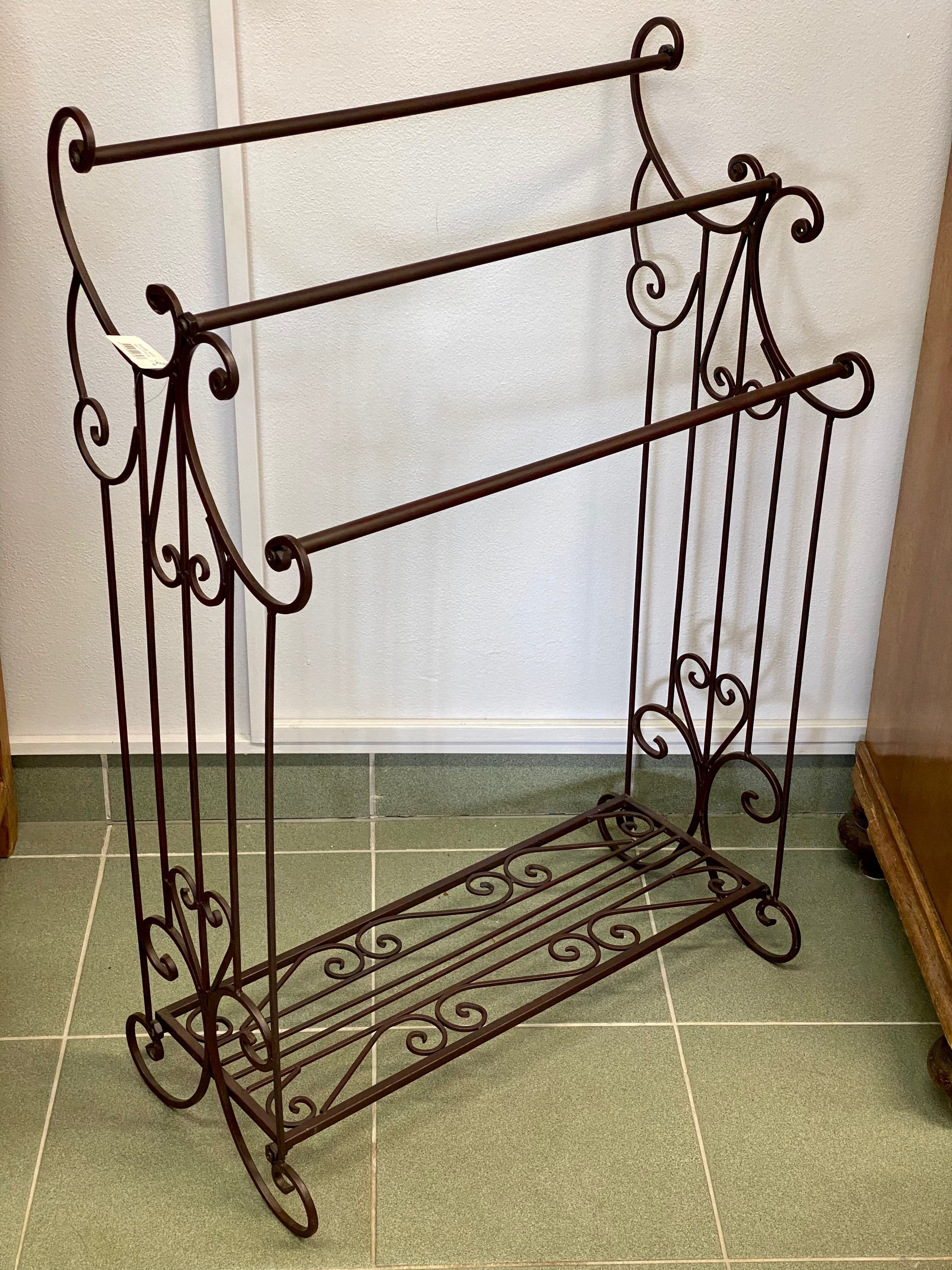 Stojan na ručníky 🐝