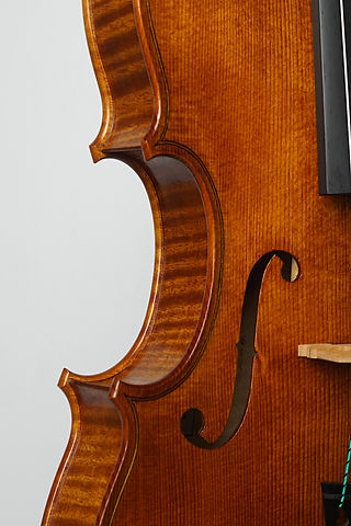 5 Vik Vandamme Violin 2024 VV Front side close.JPG