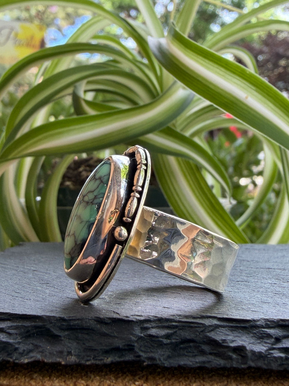 Hammered sterling silver band and twisted wire bezel detail, maker's mark stamped, Southwest artisan jewelry