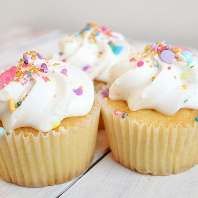 Vanilla Dream Cupcakes (6-pack) - Product View