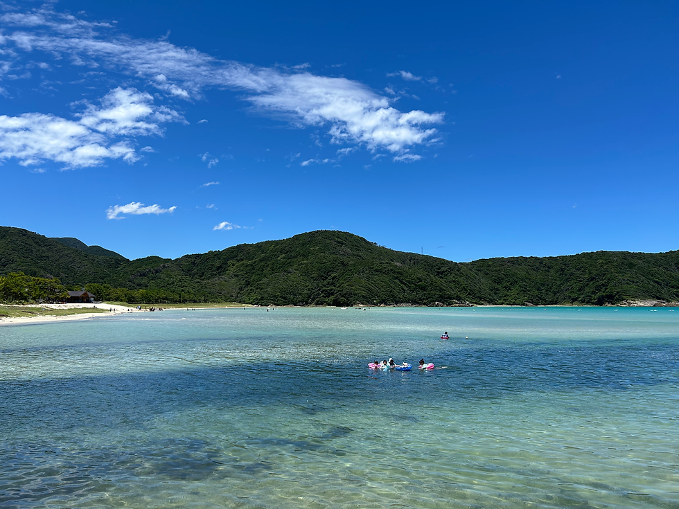 7月末の蛤浜。いくつものブルーが織りなす海を見ていると疲れも吹き飛びます!