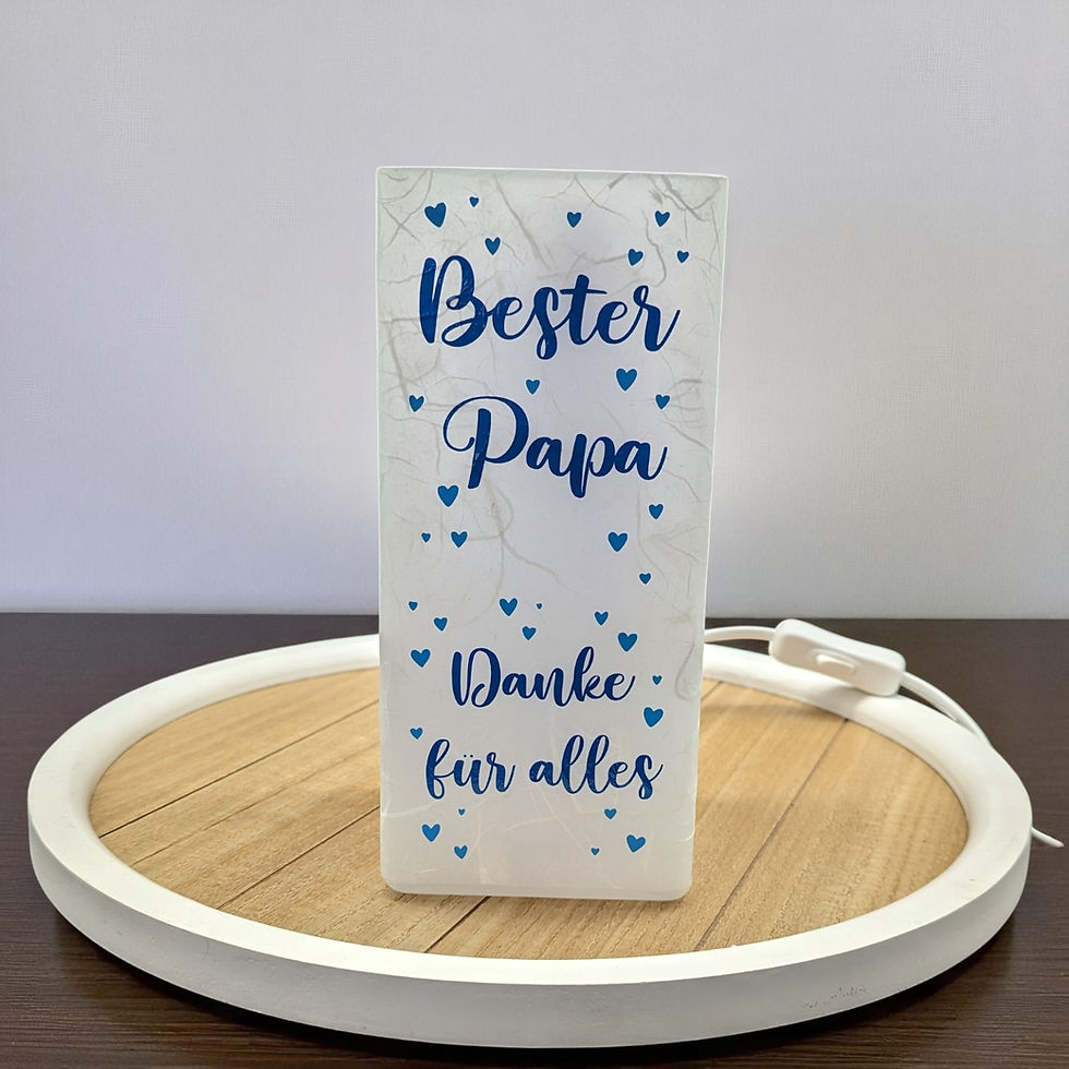 Personalisierte Leuchtsäule aus echtem Glas mit marmoriertem Design und Aufschrift „Bester Papa“, E14-Fassung