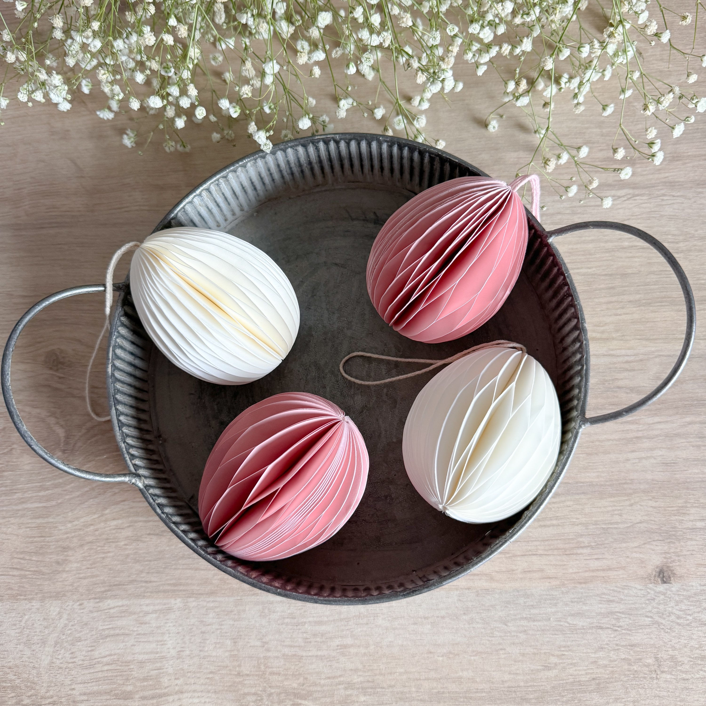 Hanging paper egg - pink