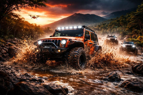 
Vehículo 4x4 de Rally Extremo atravesando barro y agua en escena offroad extrema, proyecto impulsado por digidomtek.