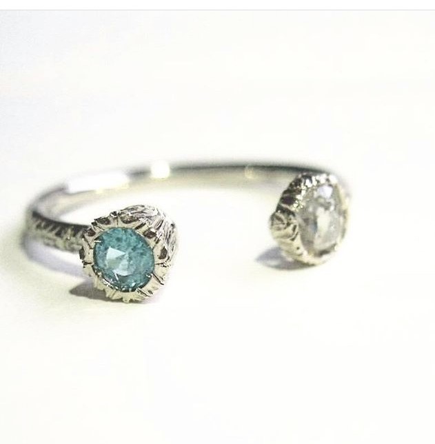 Giulia open ring white gold Paraiba Tourmaline