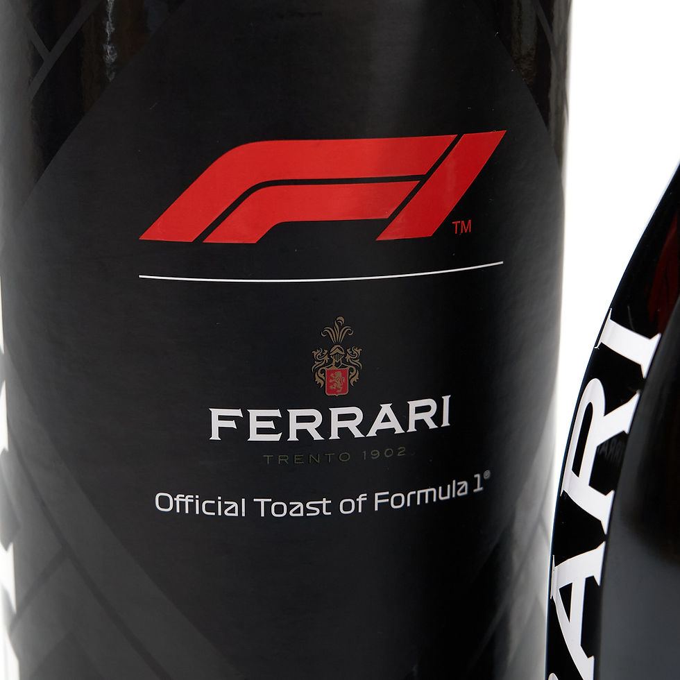 Thumbnail: Bottiglia Ferrari F1 con scatola
