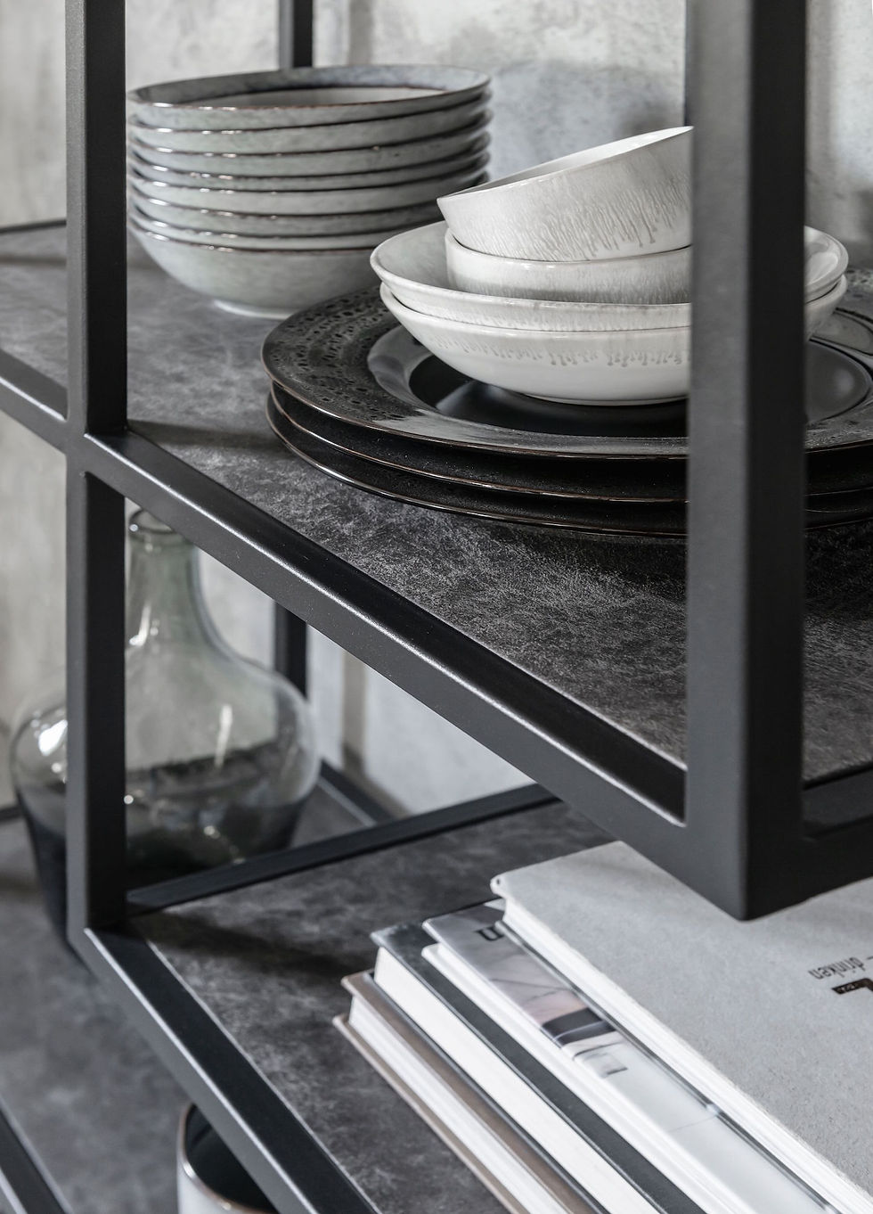 Miniaturbild: MUST LIVING, Regal Harmony, recyceltes Leder, schwarz, 190x120x35cm